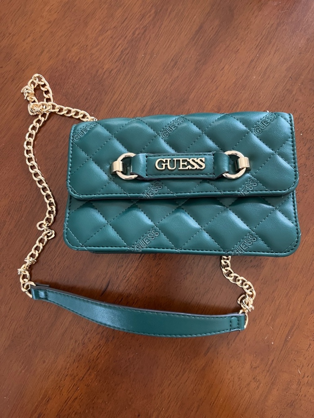 GUESS Quilted forest Green Crossbody with Gold Chain Detail